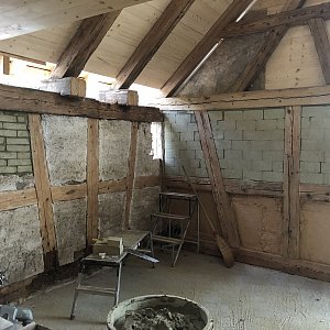Fachwerk mit Lehm Steinen / Grünlinge